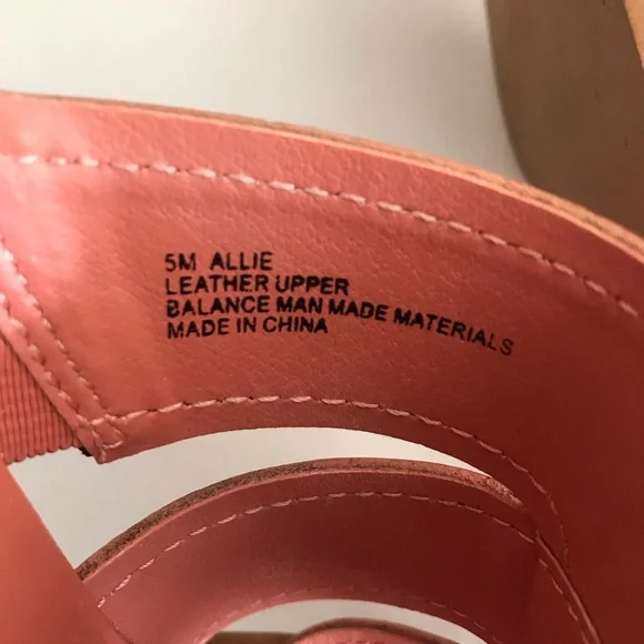 Treasure & Bond Block Heel Coral Sandals. 5 M. - Picture 3 of 7